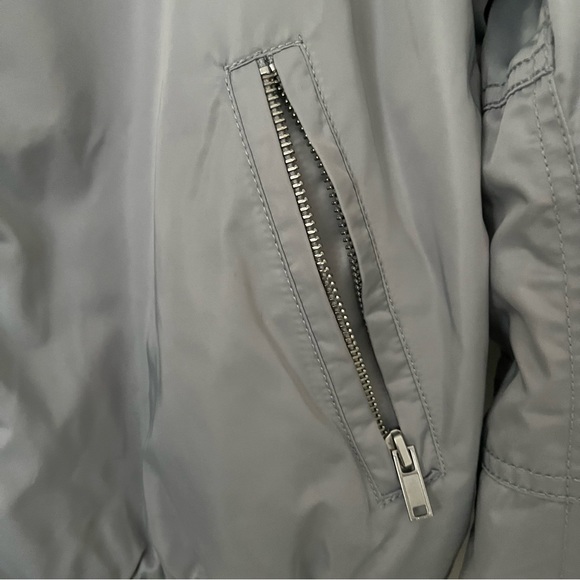 Grey XS bomber jacket, lavender colour inside. Excellent condition, satin feel - Picture 3 of 15